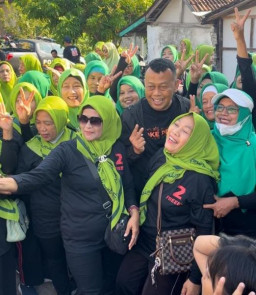 Dinilai Beradab dan Merakyat, Barisan Emak-Emak Ponorogo Dukung Rilis
