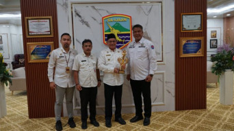 Bupati Kotabar Terima Award dari Metro TV atas Prestasi Pengembangan Wisata Lokal