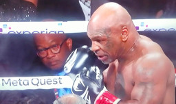 Tyson Tua Kelelahan Lawan Jake Paul