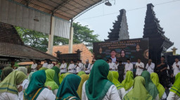 Doakan Rilis Menang, Ribuan Warga Ponorogo Gelar Istighosah