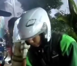 Oknum Ojek Online Lakukan Begal Payudara, Diamankan Warga