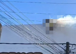 Tukang Cat Tersengat Listrik di Supermarket