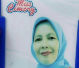 Kendarai Beat lalu Senggolan dengan Truk, Emak-Emak Meninggal