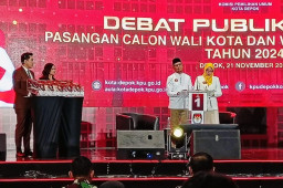 Imam-Ririn Paparkan Komitmen dan Capaian Nyata pada Debat Terakhir Pilkada Depok 2024