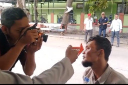 Sekelompok Orang Diduga Suruhan Bos Obat Golongan G, Aniaya Wartawan di Depan Kantor PWI Bekasi