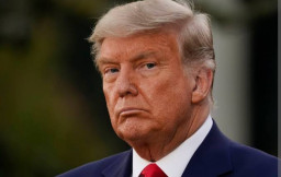 Trump Jadi Presiden, Vonis Kasus Suap Bintang Porno Ditangguhkan