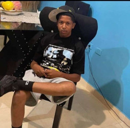 Ngebut, Motor yang Dikendarai Teknisi Bengkel Tabrak Pagar Besi