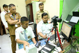 Pemkot Surabaya Gencarkan Upaya Jemput Bola Perekaman KTP-el Ke Sekolah-Sekolah