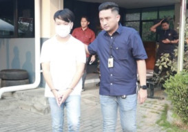 Gegara Suruh Siswa SMA Sujud dan Menggonggong, Ivan Sugianto Ditangkap Polisi