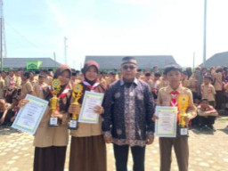 Pemberian Rapor, Langkah Awal Menuju Prestasi Gemilang