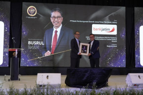 Dirut Bank Jatim Dapat Anugerah Indonesia CEO Excellence 2024