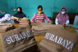 Surabaya Catat Penurunan Drastis TPT dan Kemiskinan Berkat Program Padat Karya