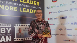 Dirut Bank Jatim Busrul Iman Banker Of The Year 2024
