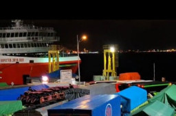 Layanan Penyeberangan di Merak-Bakauheni Kembali Normal