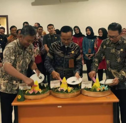 Potong Tumpeng, BPPKAD Ponorogo Tandai Cetak Massal SPPT PBB-P2 Tahun 2025
