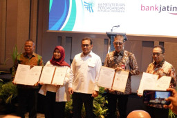 Tingkatkan Ekspor, Bank Jatim dan Kemendag Teken Perjanjian Kerja Sama