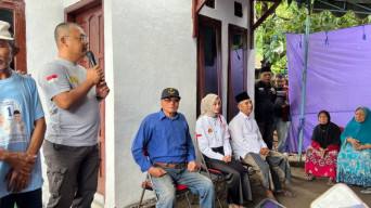 Ketua RSTN Kota Kediri Vinanda Prameswati Serahkan Kunci Rumah Baru Milik Rohman