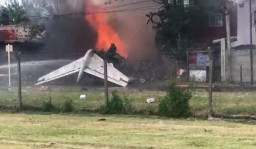 Pesawat Pribadi Jatuh di Rumah Warga, Pilot dan Kopilot Tewas