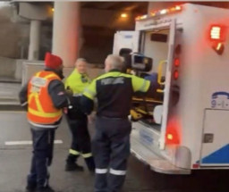 Pria Tabrakkan Diri ke Kereta Bawah Tanah