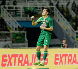 Main di Kandang Lawan 10 Pemain Borneo FC, Persebaya Diserang Habis-habisan