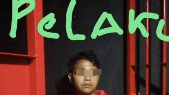 Usai Tabrak Bocah hingga TewasTruk Muatan Sawit Dibakar Massa