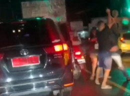 Dikeroyok Dua Orang saat Bersama Anak dan Istri, Kajari Kediri Lepaskan Tembakan ke Udara lalu Viral