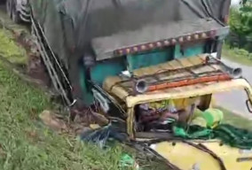 Sopir Truk Terjepit di Kecelakaan Tunggal di Lingkar Selatan