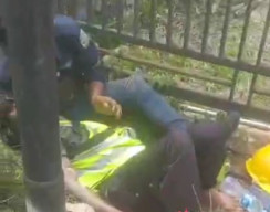 Diduga Tersetrum, Dua Pria Terkapar di Gambut