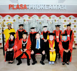 Perjuangan Advokat Johan Widjaja Raih Gelar Doktor Disertasi Rekonstruksi Ganti Rugi Korban Penipuan