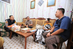 Bentuk Simpati, Pj Wali Kota dan Kapolres Batu Jenguk Kondisi Korban Kecelakaan Maut