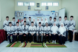 Ketua PGRI Provinsi Jambi Lantik Pengurus Harian PGRI Jambi Periode 2024-2029