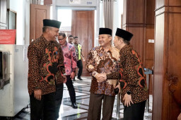 Dilantik, IKA Unesa Siap Wujudkan Indonesia Emas 2045