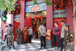 Polres Batu Libatkan berbagai Unsur Amankan Perayaan Imlek Tahun 2025