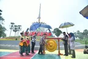 Menteri Kebudayaan Fadli Zon Resmikan Tugu Keris di Sumenep, Sebut Bakal Jadi Daya Tarik Wisatawan