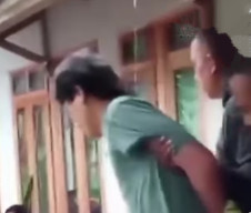 Nenek Usia 72 Tahun Ditusuk Garpu Kebun saat Tidur oleh Cucunya Sendiri