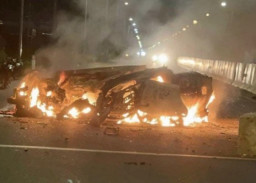 Taksi Terbakar, Dua Penumpang Tewas Terpanggang