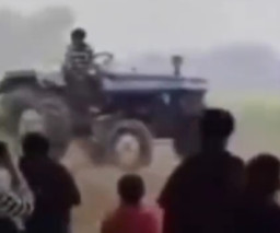 Pamer Kehebatan Mengemudi, Pemuda Tewas Tertindih Traktor