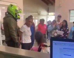 Merasa Putrinya yang Difabel Dilecehkan, Wanita Ini Tikam Pelaku secara Brutal