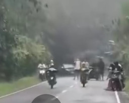 Aksi Balap Liar Tabrak Penonton di Pinggir Jalan