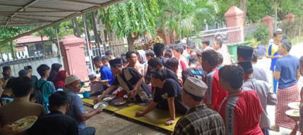 PN Surabaya Sediakan Makan Gratis Usai Sholat Jum'at, Jemaah: Ini Memanusiakan Manusia