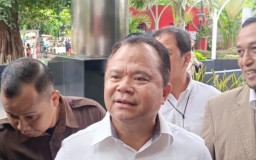 Terkait Kasus Hasto, KPK Periksa Mantan Dirjen Imigrasi, Ronny F Sompie