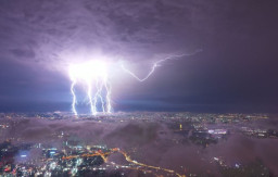 BMKG Mengingatkan Potensi Peningkatan Curah Hujan, Angin Kencang dan Petir