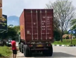 Pakai Motor tanpa Plat Nomor, Ibu Guru Alami Kecelakaan Parah