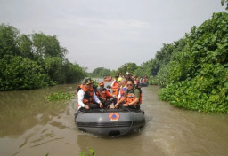 Pj Gubernur Jatim dan Plt Bupati Sidoarjo Turung Langsung  ke Sungai Sungai Kedungpeluk