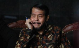 Hakim MK yang juga Pamannya Gibran, Anwar Usman Jatuh saat Jalan sehingga Harus Opname