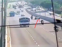 Lawan Arah, Mobil Tabrak Kendaraan Lain hingga Sebabkan 1 Orang Tewas