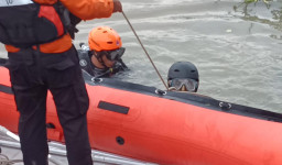 Terpeleset di Belakang Rumah, Siswi  SMP Hanyut Terbawa Arus Sungai Jagir Surabaya