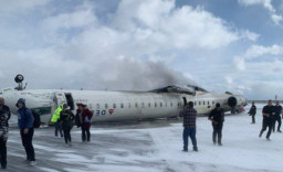 Pesawat Berisi 80 Penumpang Mendarat Terbalik di Toronto