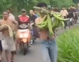 Kepergok Curi Pisang, Remaja Diarak Warga Pati