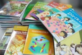 Polisi Periksa Kepala Sekolah MIN 5 Jombang Terkait Dugaan Jual Beli LKS